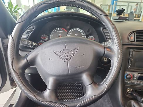 Used 2000 Chevrolet Corvette Convertible w/ Memory Pkg RWD image 29