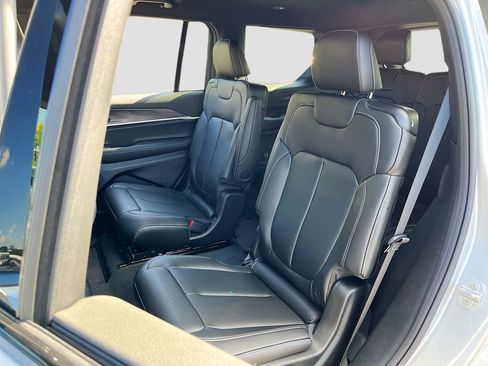 New 2025 Jeep Grand Cherokee L Limited w/ Black Appearance Package image 25