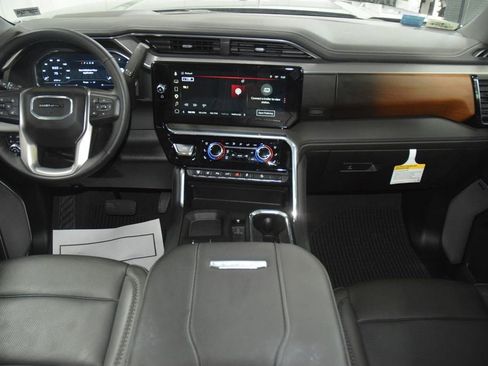 Used 2024 GMC Sierra 2500 Denali w/ Denali Reserve Package AWD/4WD image 33