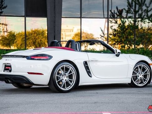 Used 2017 Porsche 718 Boxster image 5