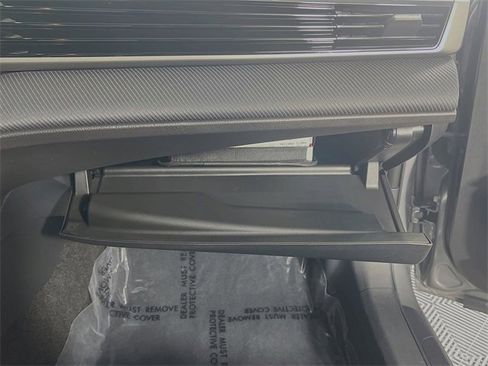 Used 2025 Toyota Camry SE image 30