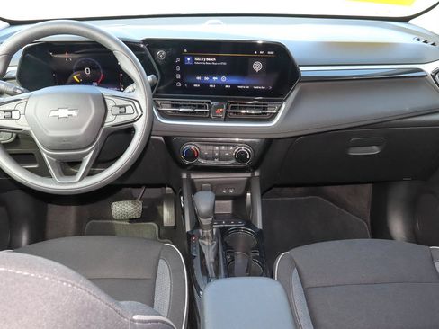 Used 2025 Chevrolet TrailBlazer LT AWD/4WD image 10