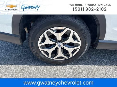 Used 2024 Subaru Forester Premium AWD/4WD image 11