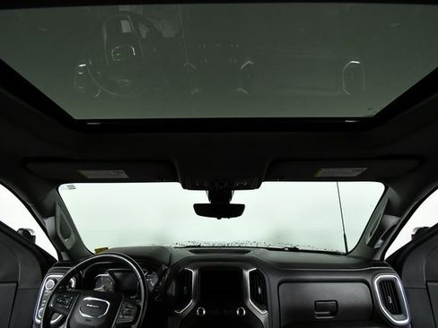 Used 2021 GMC Sierra 3500 Denali w/ Denali Black Diamond Edition image 22