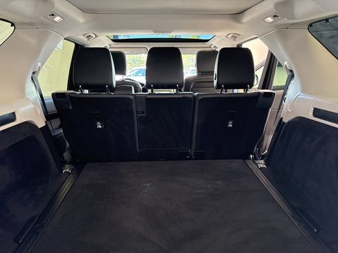 Used 2019 Land Rover Discovery SE AWD/4WD image 21