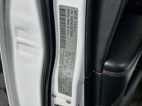 Used 2025 Dodge Durango GT RWD image 12