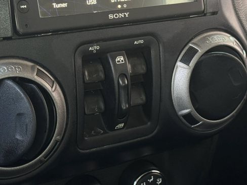 Used 2012 Jeep Wrangler Unlimited Sport AWD/4WD image 36