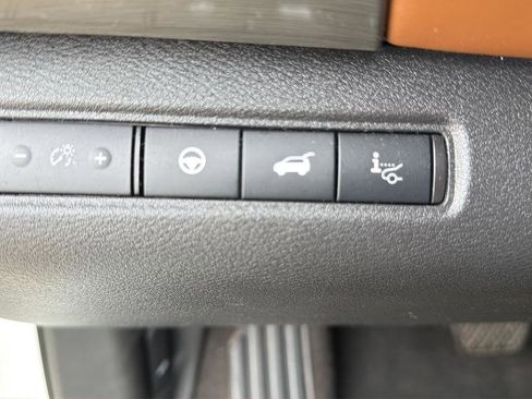 Used 2024 Nissan Pathfinder Platinum AWD/4WD image 29