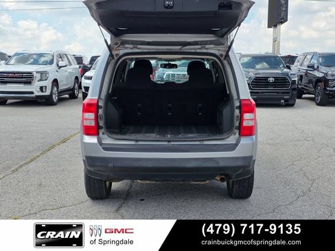 Used 2017 Jeep Patriot Sport w/ Power Value Group AWD/4WD image 7
