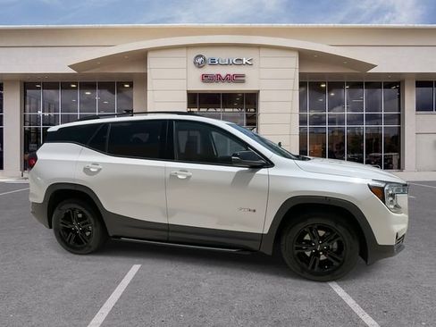 Certified 2022 GMC Terrain AT4 w/ Infotainment Package II AWD/4WD image 17