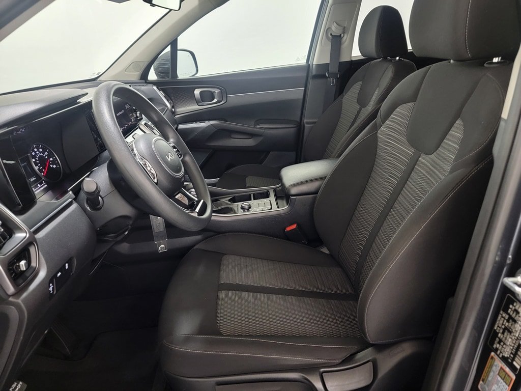 Used 2023 Kia Sorento LX AWD/4WD image 15