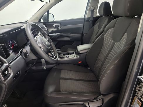 Used 2023 Kia Sorento LX AWD/4WD image 15
