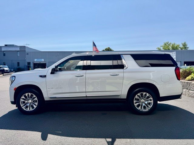 Certified 2024 GMC Yukon XL Denali AWD/4WD image 4