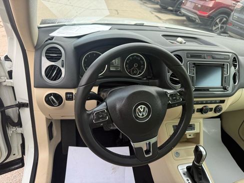 Used 2016 Volkswagen Tiguan SE image 24