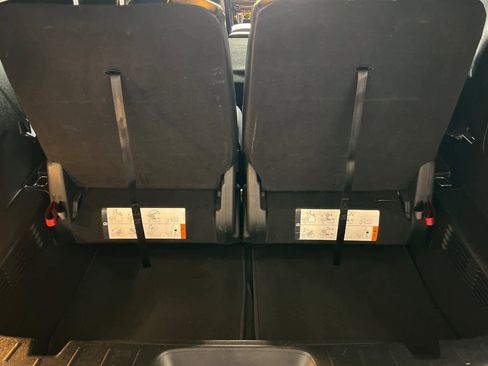 Used 2018 Ford Explorer XLT w/ Equipment Group 202A image 19