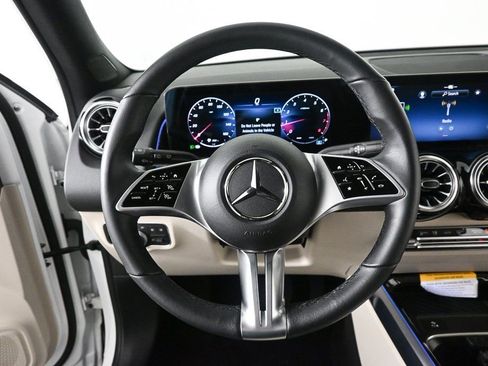 Certified 2025 Mercedes-Benz GLB 250 image 2