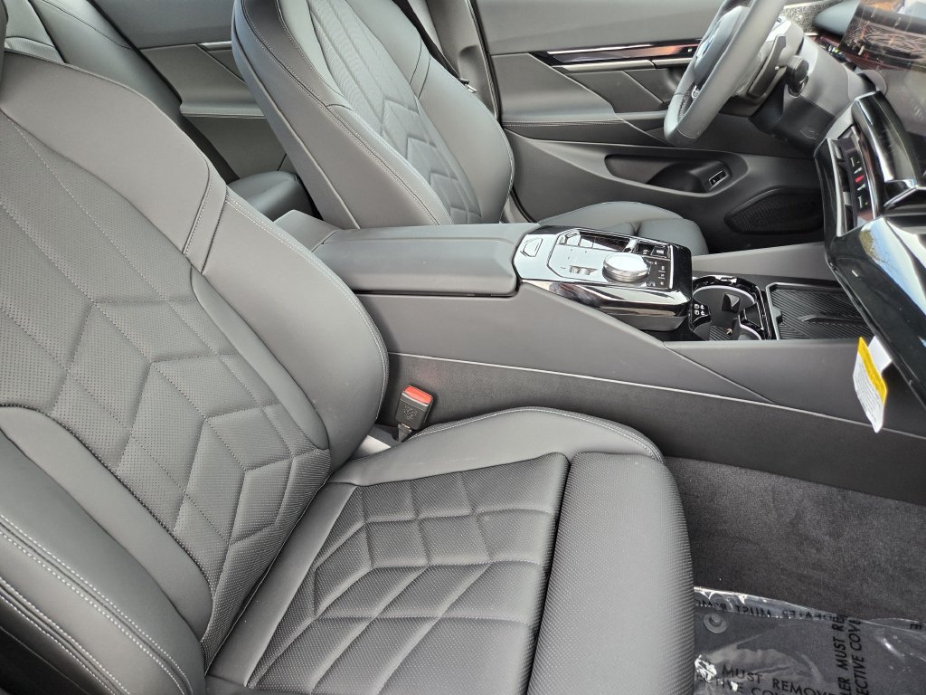 Certified 2026 BMW 530i xDrive AWD/4WD image 17