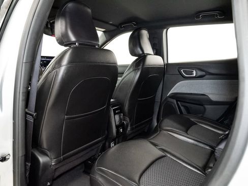 Used 2024 Jeep Compass Latitude AWD/4WD image 22