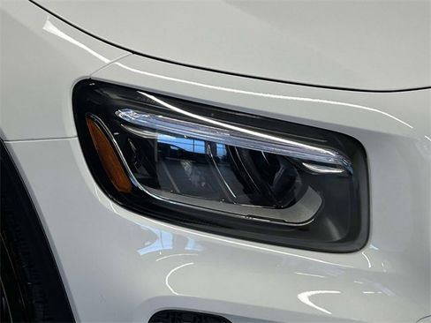Certified 2025 Mercedes-Benz GLB 250 4MATIC image 9