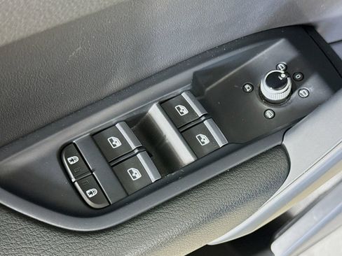 Used 2023 Audi Q5 Premium w/ Convenience Package AWD/4WD image 17