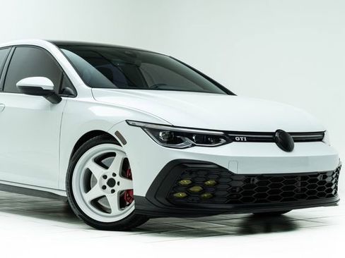 Used 2022 Volkswagen GTI SE image 4