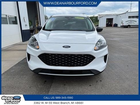 Used 2022 Ford Escape SE w/ Cold Weather Package FWD image 2