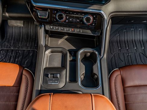 Used 2024 GMC Sierra 3500 Denali Ultimate image 28