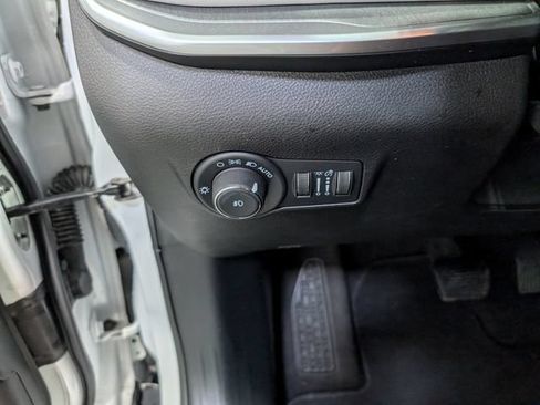 Used 2025 Jeep Compass Limited AWD/4WD image 19