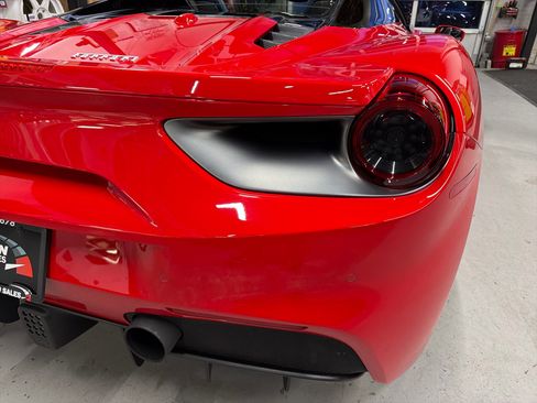 Used 2018 Ferrari 488 Spider image 27