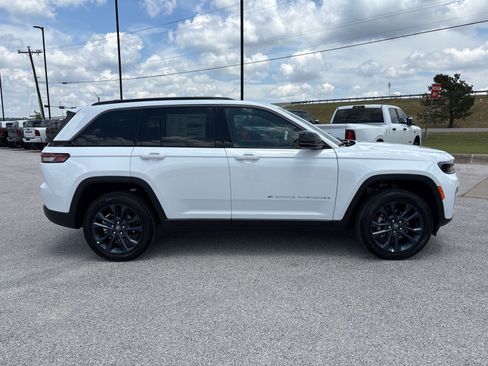 New 2026 Jeep Grand Cherokee Limited AWD/4WD image 7