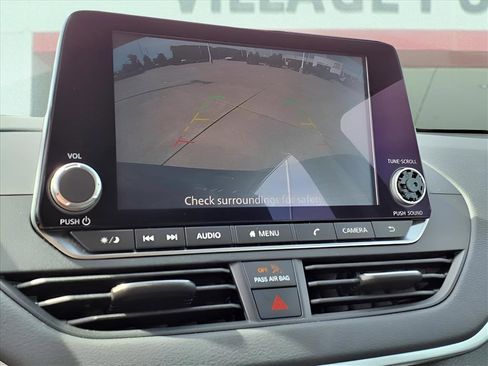 Used 2022 Nissan Altima 2.5 SV image 16