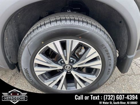 Used 2021 Nissan Rogue SV image 29