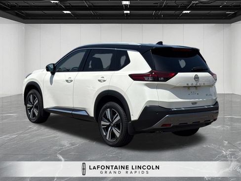 Used 2023 Nissan Rogue SL w/ SL Premium Package AWD/4WD image 3