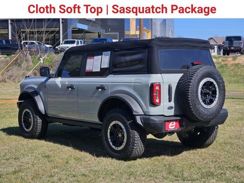 Used 2023 Ford Bronco Badlands w/ Sasquatch Package AWD/4WD image 6