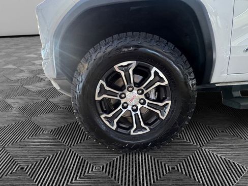 Used 2024 GMC Canyon AT4 w/ AT4 Premium Package image 9