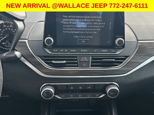 Used 2025 Nissan Altima 2.5 SV FWD image 18