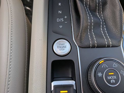 Certified 2023 Volkswagen Atlas SEL AWD/4WD image 27