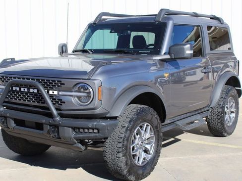 Used 2024 Ford Bronco Badlands image 1