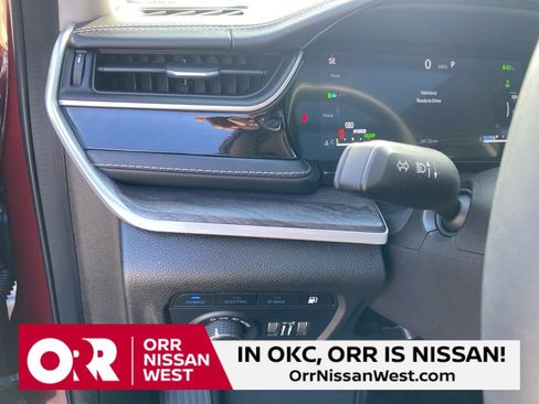 Used 2022 Jeep Grand Cherokee Limited 4xe image 29