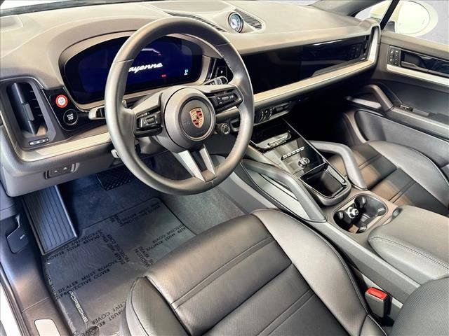 Certified 2025 Porsche Cayenne Coupe AWD/4WD image 4