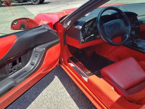 Used 1994 Chevrolet Corvette Coupe RWD image 18
