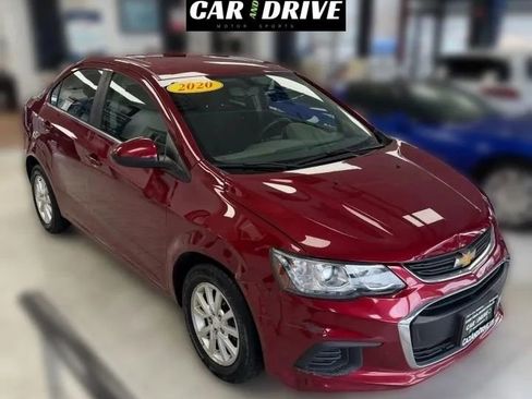 Used 2020 Chevrolet Sonic LT image 2