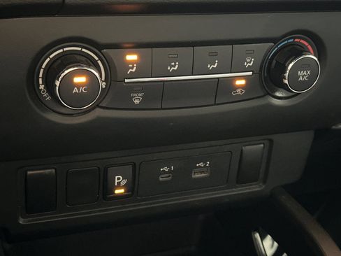 Used 2023 Nissan Frontier SV w/ Midnight Edition Package image 26