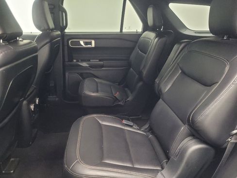 Used 2020 Ford Explorer XLT w/ Equipment Group 202A AWD/4WD image 18