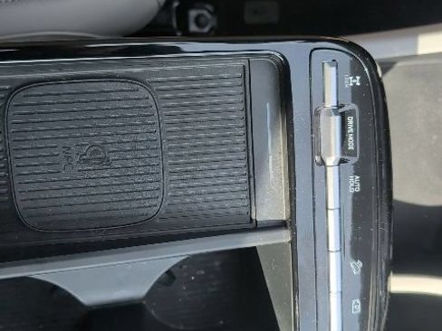 Used 2025 Hyundai Tucson Limited AWD/4WD image 15