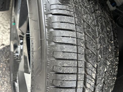 Used 2026 Nissan Kicks SR image 8