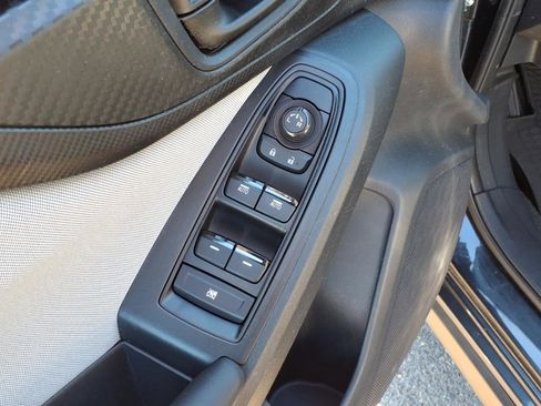 Used 2019 Subaru Crosstrek 2.0i w/ Eyesight System image 15