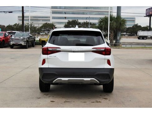 Used 2023 Kia Seltos LX image 5