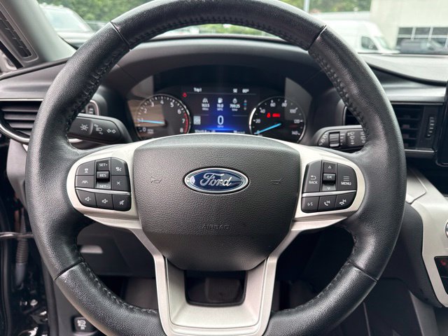 Used 2023 Ford Explorer XLT w/ Equipment Group 202A AWD/4WD image 14