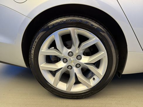 Used 2015 Chevrolet Impala LTZ FWD image 9